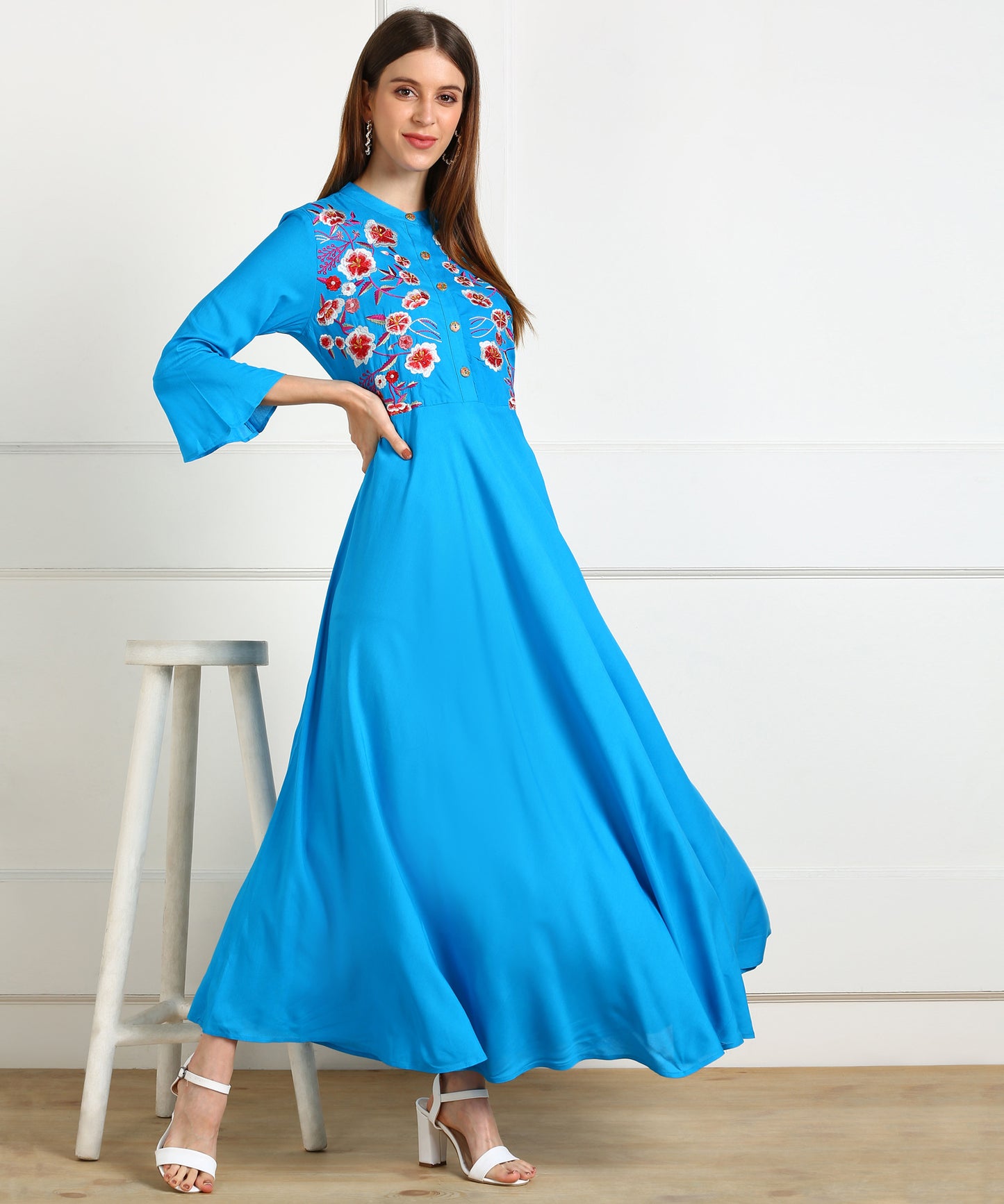Embroidered Floral Tunic – Flowy Waist-Gathered Design