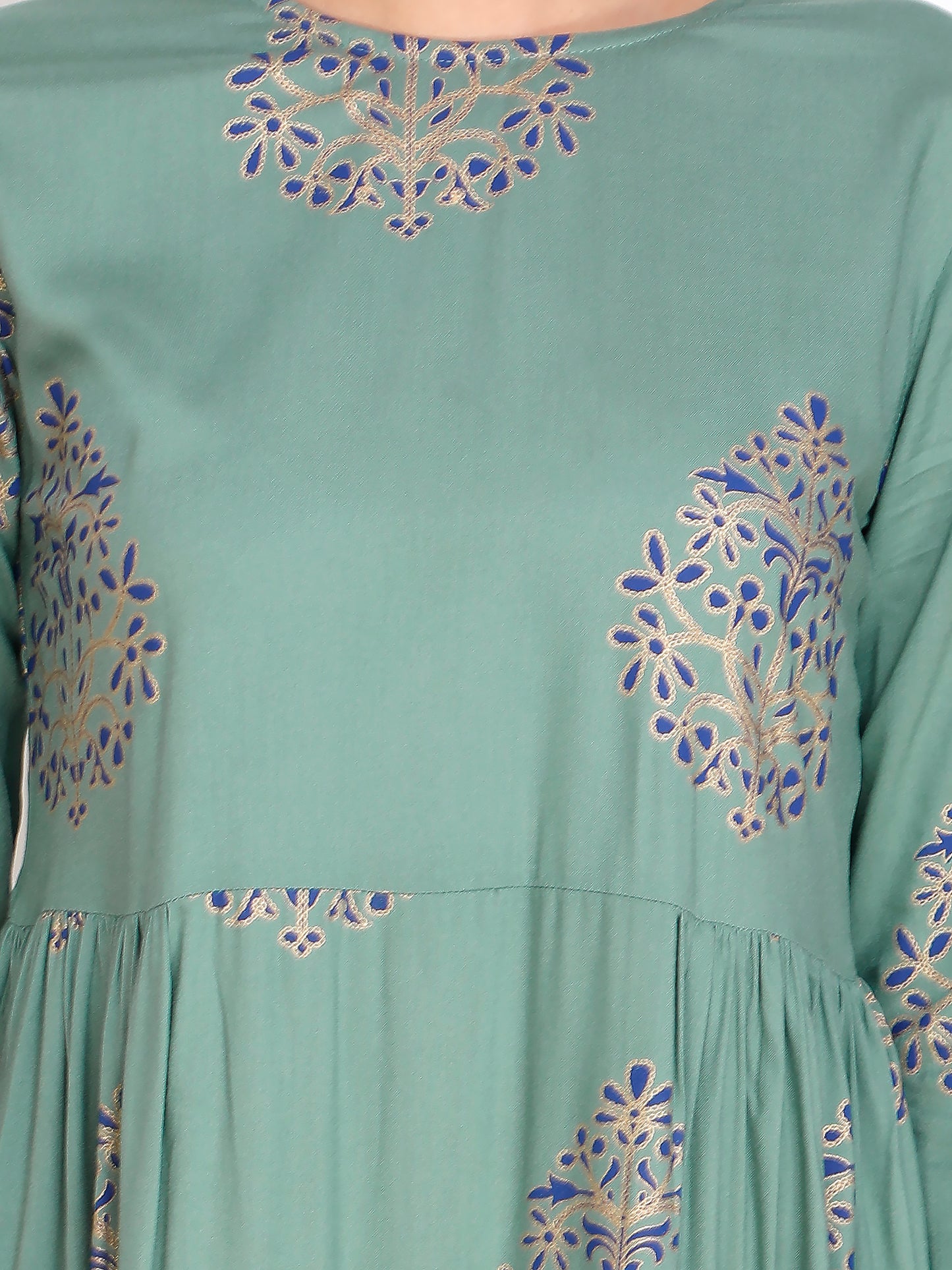 Floral Print Tunic with Chic Pleated Detail