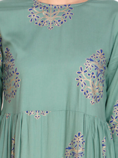 Floral Print Tunic with Chic Pleated Detail
