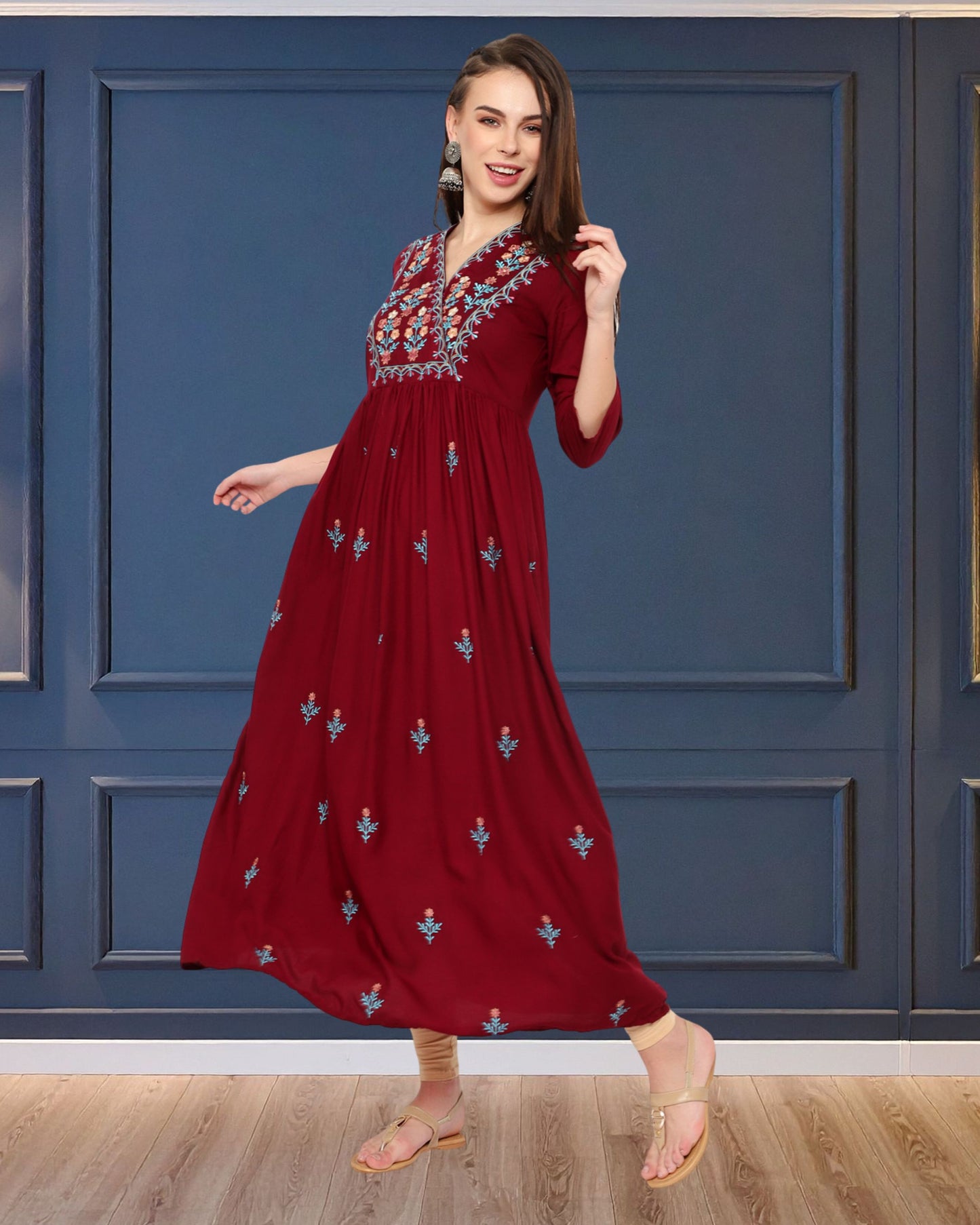 🌸 Women’s Floral Embroidered Tunic