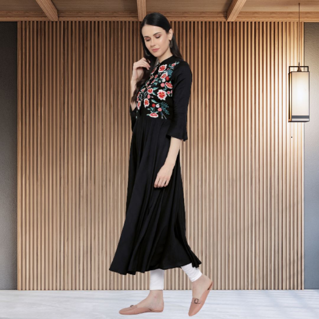 Embroidered Floral Tunic – Flowy Waist-Gathered Design