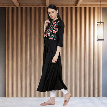 Embroidered Floral Tunic – Flowy Waist-Gathered Design