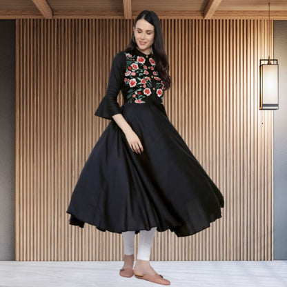 Embroidered Floral Tunic – Flowy Waist-Gathered Design