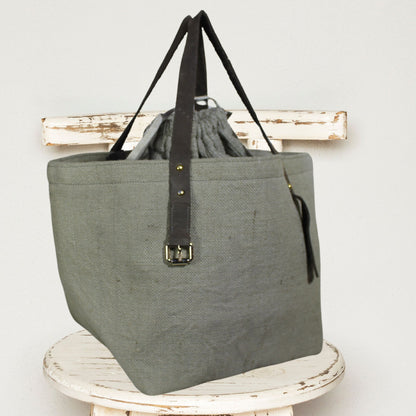 Large Jute Handbag with Drawstring Closure & Leather Handles – Eco-Chic Everyday Tote