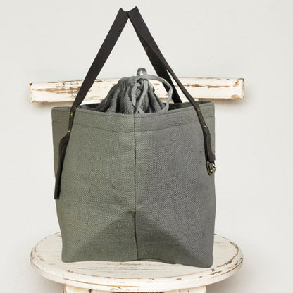 Large Jute Handbag with Drawstring Closure & Leather Handles – Eco-Chic Everyday Tote