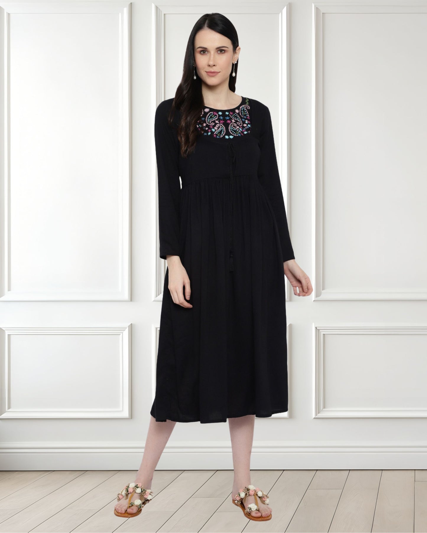 Embroidered Paisley Black Tunic – Chic & Timeless