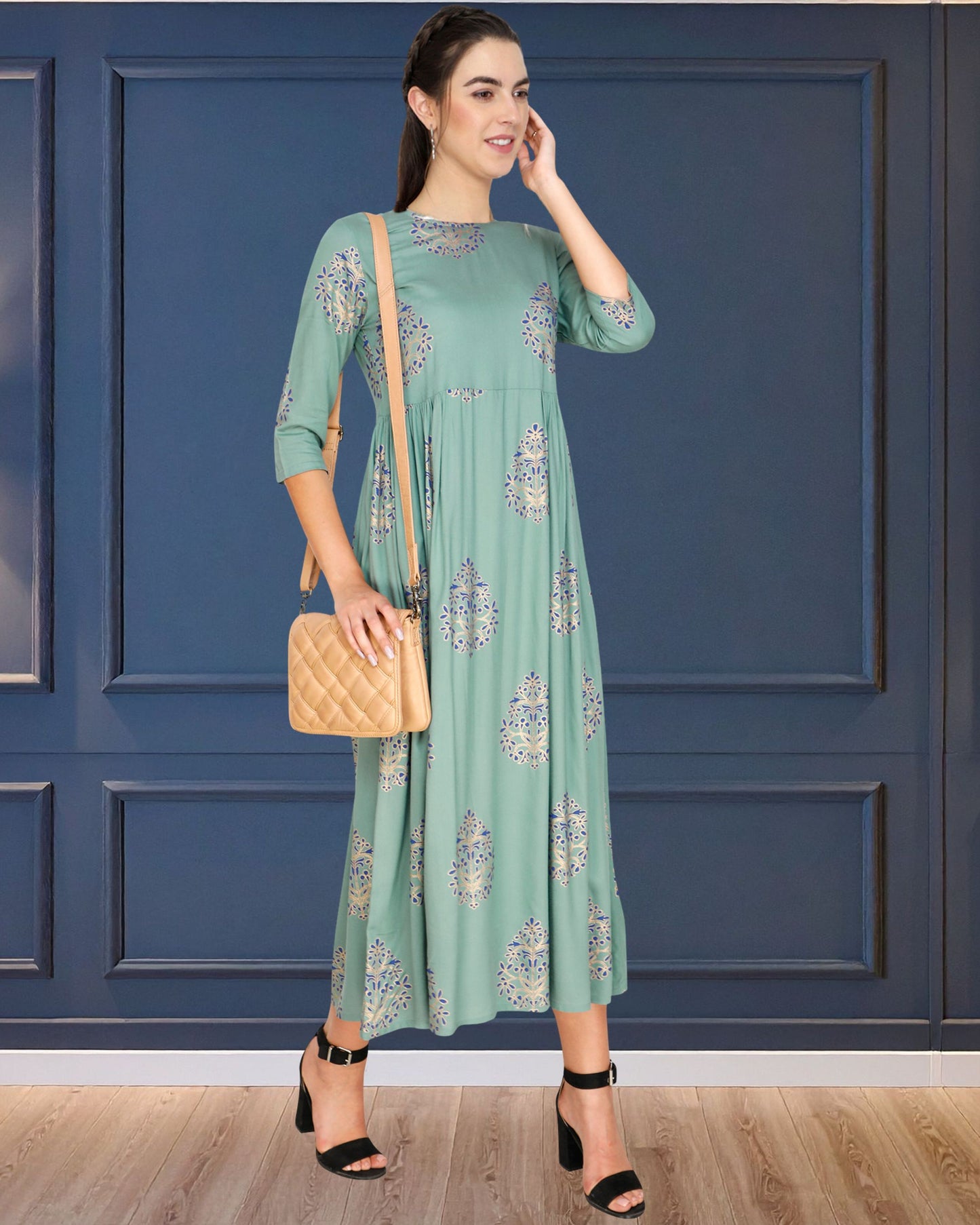 Floral Print Tunic with Chic Pleated Detail