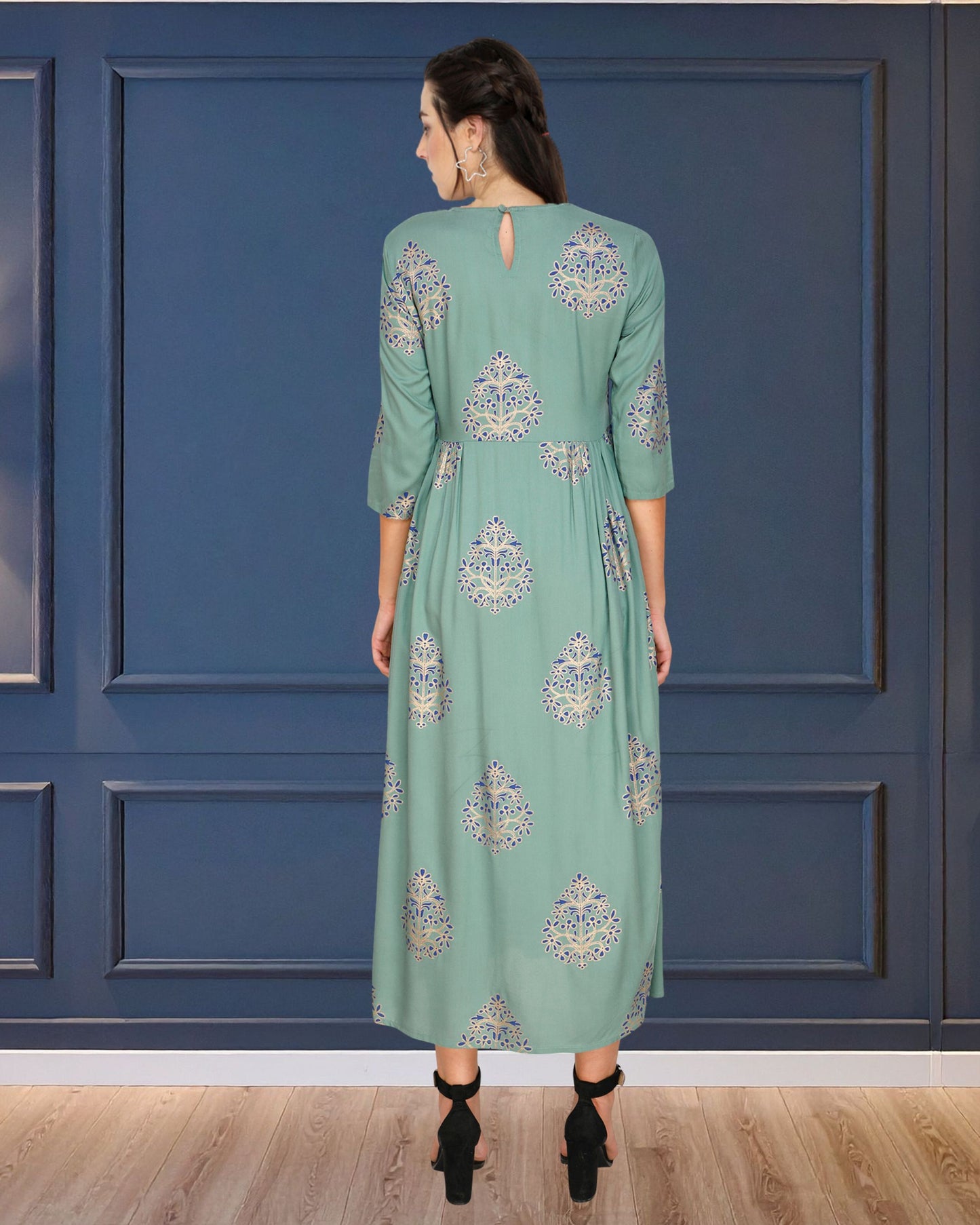 Floral Print Tunic with Chic Pleated Detail