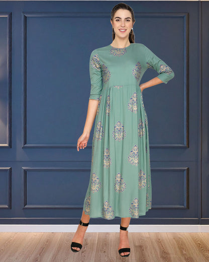 Floral Print Tunic with Chic Pleated Detail