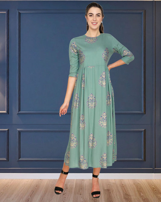 Floral Print Tunic with Chic Pleated Detail